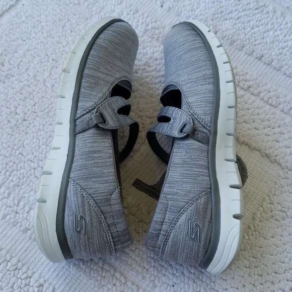 SKECHERS SLIP-ONS - Picture 10 of 10